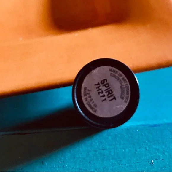 MAC.Lipstick. Spiritbroken tipretro